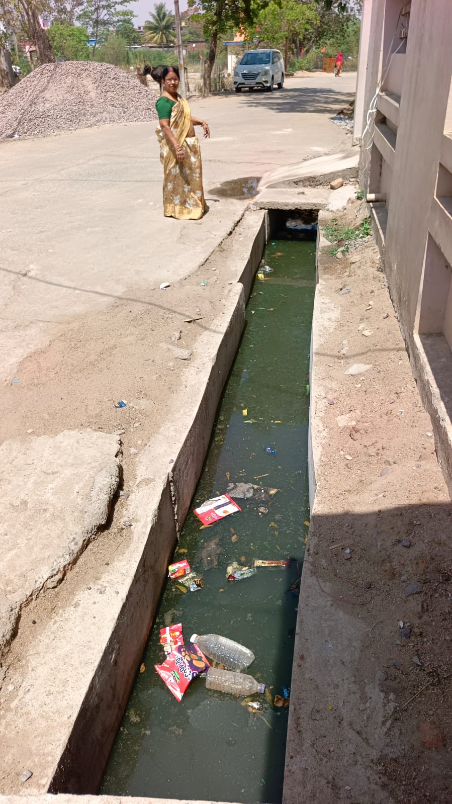 धमतरी : बठेना वार्ड में खुली निकासी नाली बनी जानलेवा समस्या