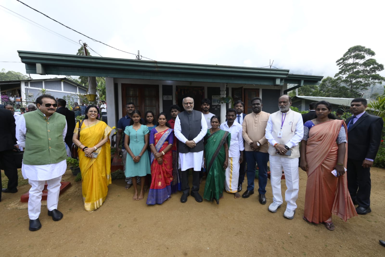 उपराष्ट्रपति ने श्रीलंका में 'भारतीय आवास परियोजना' का लिया जायजा