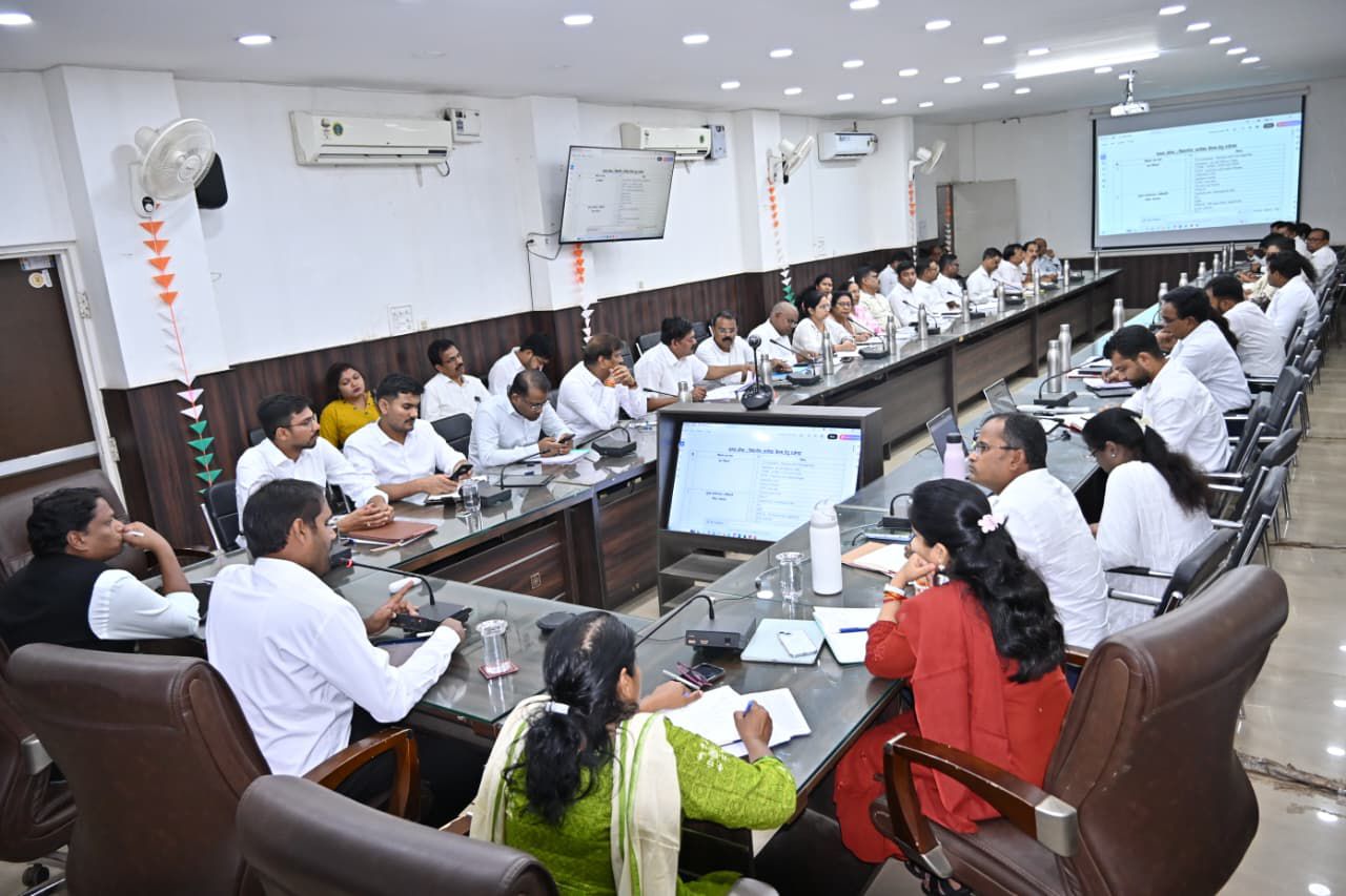 समय-सीमा बैठक में योजनाओं की समीक्षा, &lsquo;सुशासन तिहार 2026&rsquo; की तैयारियों पर जोर