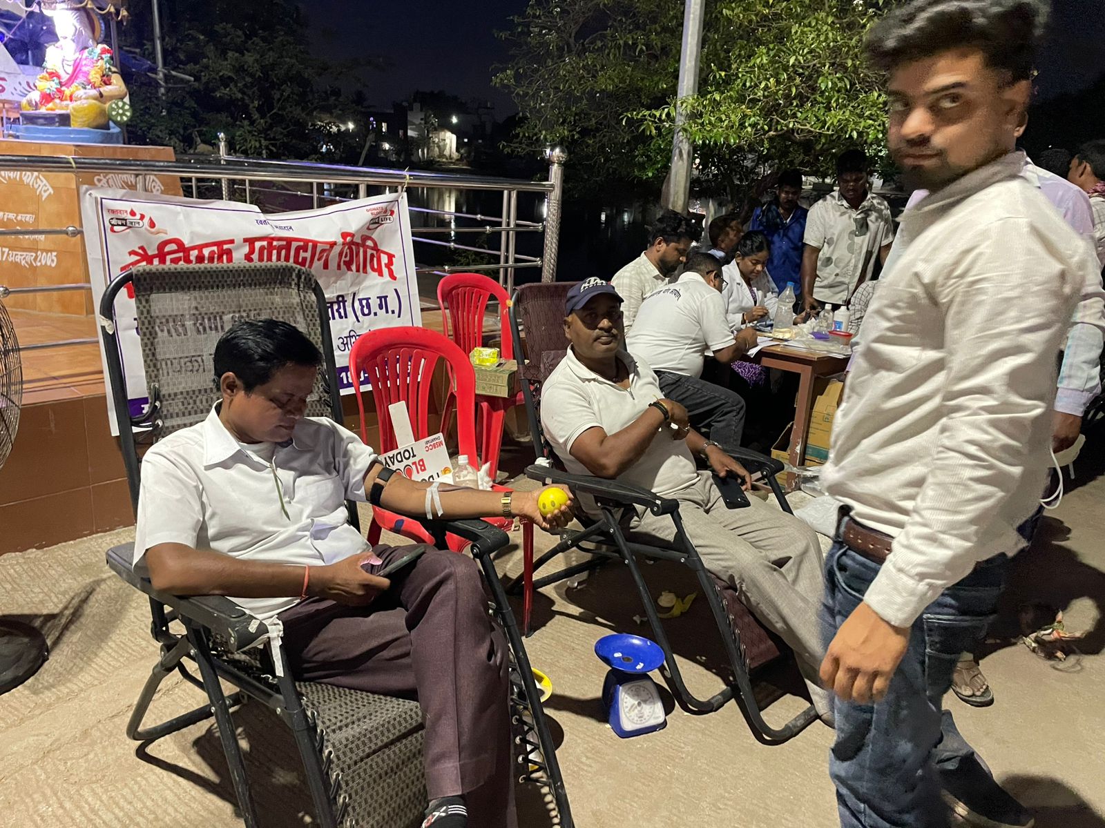 वाल्मीकि समाज के युवाओं ने किया स्वैच्छिक रक्तदान