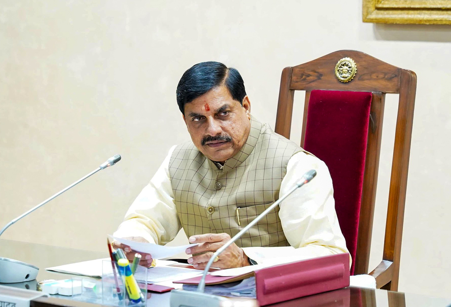 मध्य प्रदेश सरकार ने मेडिकल कॉलेज अस्पतालों में मरीजों के परिचारकों और रिश्तेदारों के लिए आवास सुविधा को मंजूरी दी।