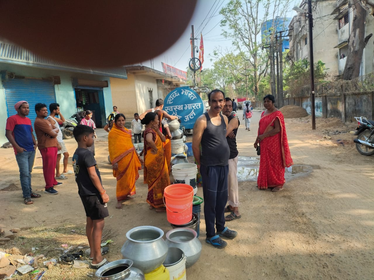 खूंटी में गहराया जल संकट, तजना नदी का जलस्तर घटने से साढ़े चार हजार घरों की जलापूर्ति ठप