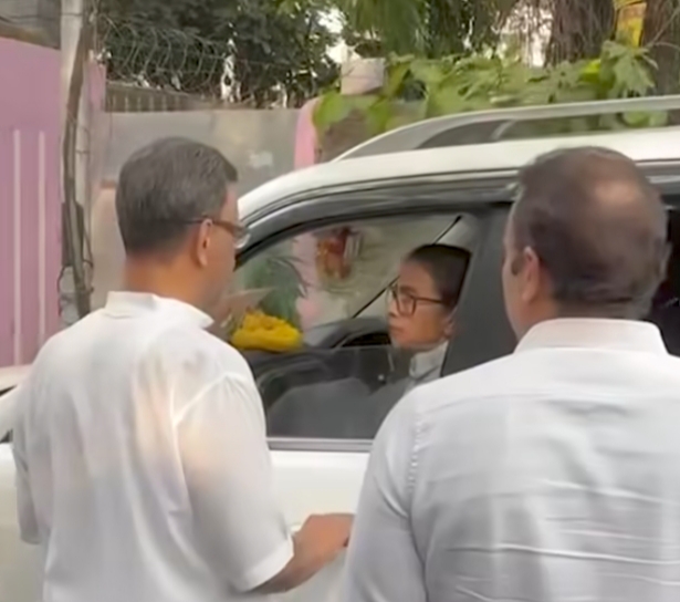 ममता बनर्जी ने भवानीपुर में बूथों का निरीक्षण कर चुनाव आयोग पर गंभीर आरोप जड़े