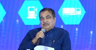 गडकरी ने की गुजरात में देश की पहली बैरियर रहित एमएलएफएफ टोल प्रणाली शुरू करने की घोषणा