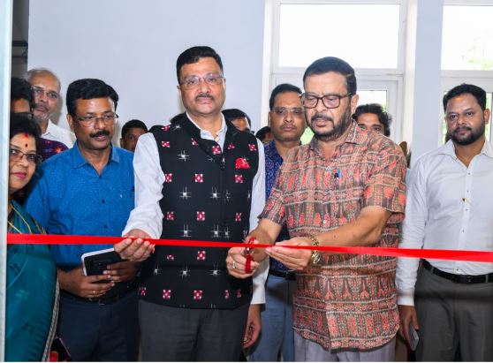 लोक सेवा भवन में राजस्व मंत्री ने नवीनीकृत सम्मेलन कक्ष का उद्घाटन किया