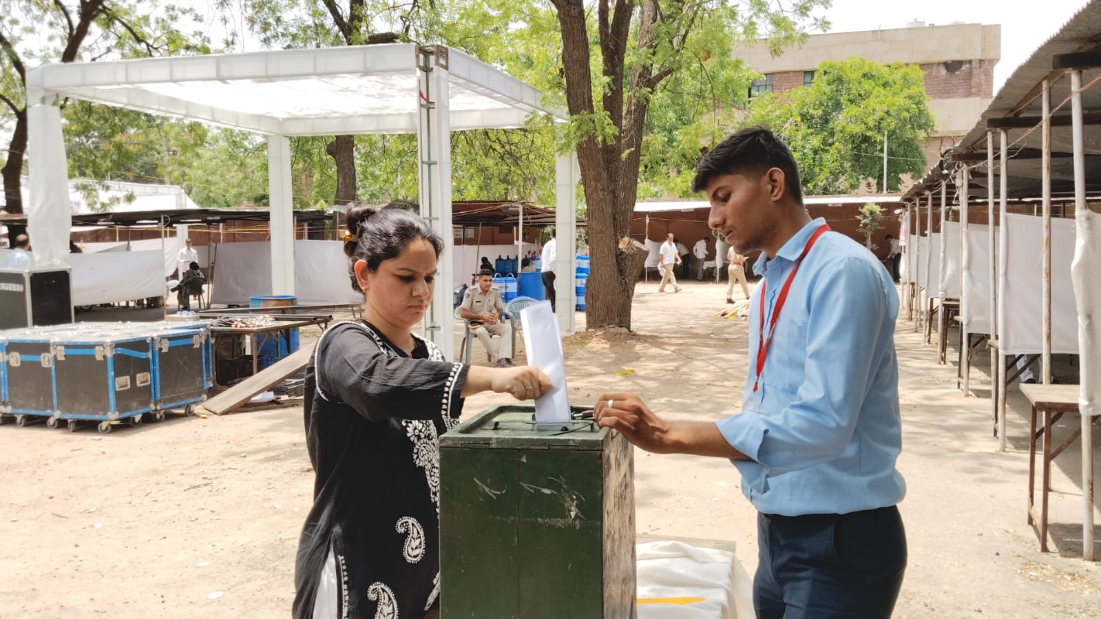 भीषण गर्मी के बावजूद बार काउंसिल चुनाव की री पोलिंग में भी दिखा उत्साह