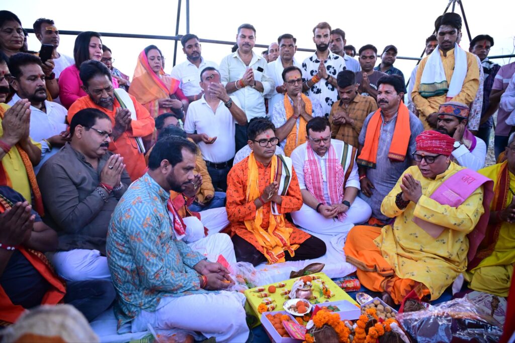 रायगढ़ का भव्य पर्यटन स्थल बनेगा गजमार पहाड़ मंदिर, 51 फीट ऊंची कांस्य बजरंगबली प्रतिमा की होगी स्थापना