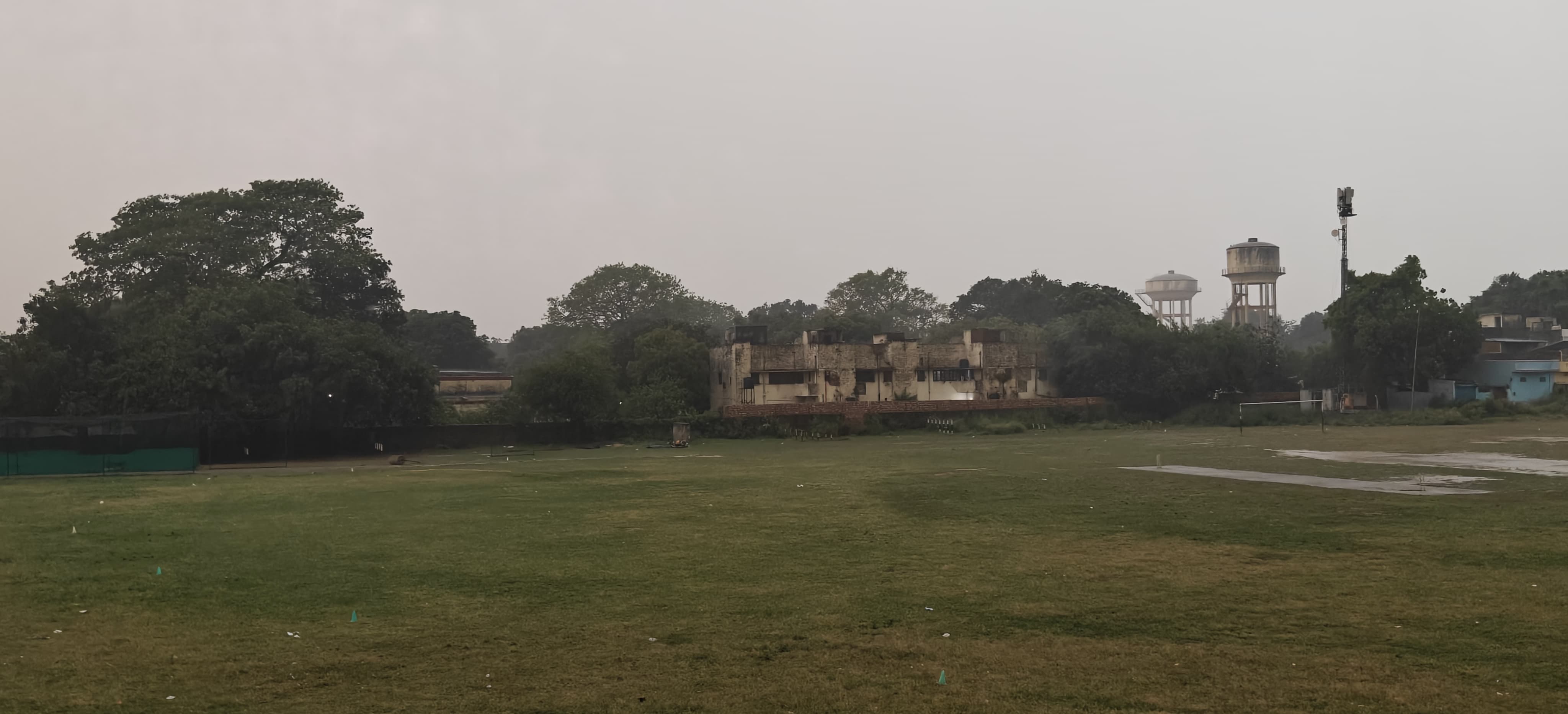 मुरादाबाद में एक घंटे हुई बारिश से माैसम हुआ सुहावना