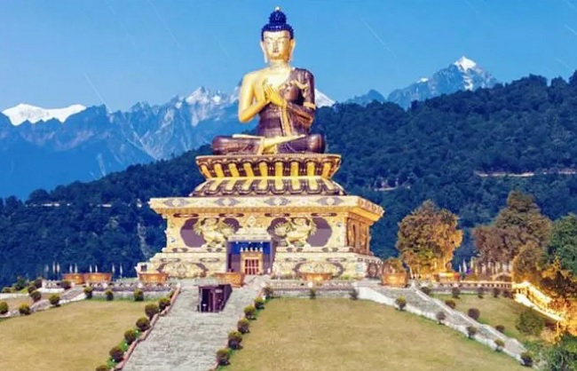 सिक्किम के 51वें स्थापना दिवस पर राष्ट्रपति, प्रधानमंत्री समेत कई नेताओं ने दी शुभकामनाएं