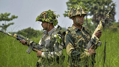 भारत-बांग्लादेश सीमा पर कंटीले तार लगाने के लिए जमीन अधिग्रहण की प्रक्रिया शुरू