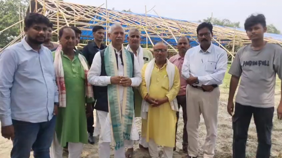 सांसद जनार्दन सिंह सिग्रीवल ने किशनपुर में श्रीमद्भागवत कथा स्थल का किया निरीक्षण