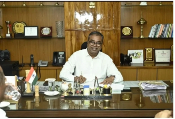 घूसखोर एसीएस अधिकारी के घर से नकदी और सोने के आभूषणों का जखीरा बरामद