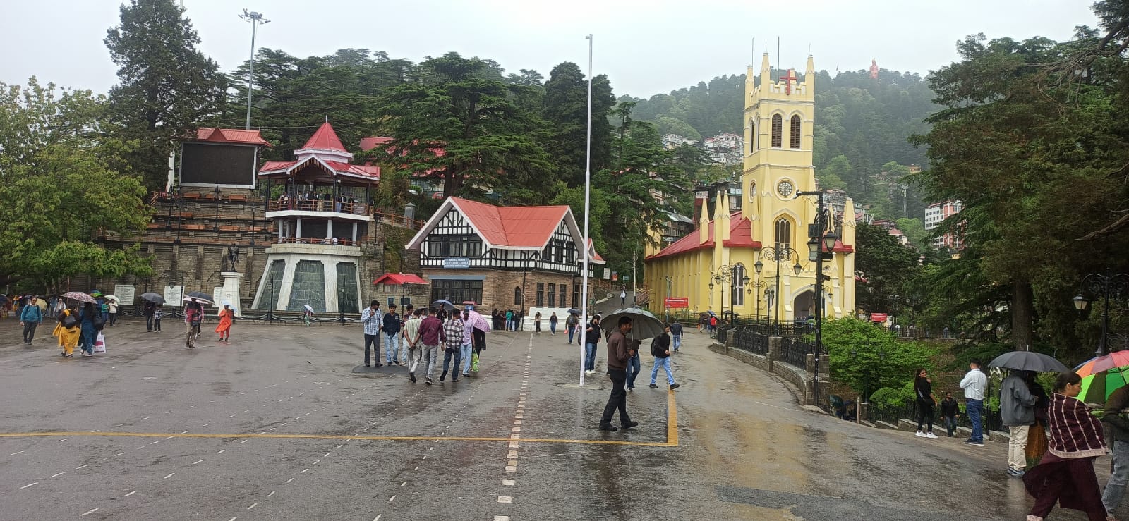 गर्मी से बेहाल हिमाचल में बदला मौसम, शिमला-मनाली सहित कई जगह बारिश और तेज हवाएं, अलर्ट