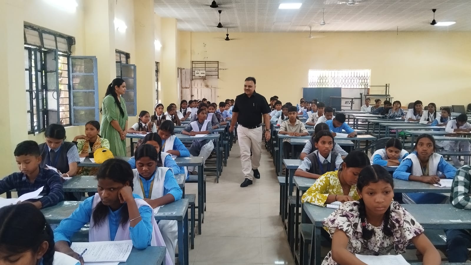 'सरगुजा 30' प्रवेश परीक्षा में ग्रामीण और वनांचल क्षेत्रों के 188 विद्यार्थियों ने दिखाया दम