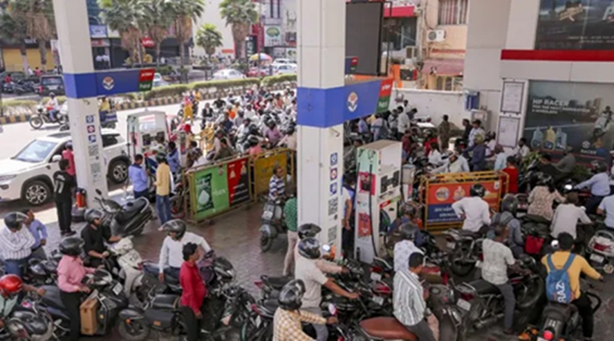 पेट्रोल 2.61 और डीजल 2.71 रुपये हुआ महंगा