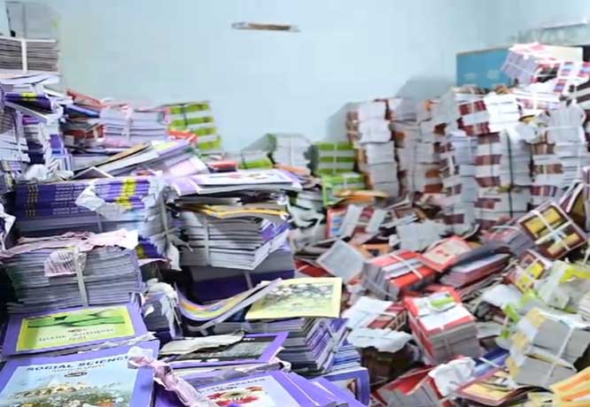 बस्तर जिले में पहली से दसवीं तक 1 लाख 49 हजार 635 पाठ्य पुस्तकों का हाेगा वितरण