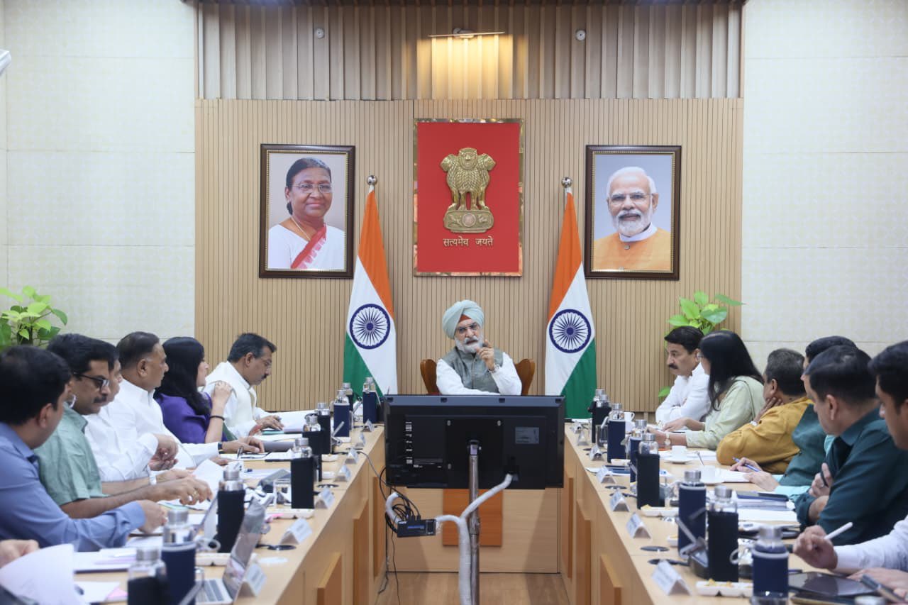 उपराज्यपाल तरनजीत सिंह संधू ने दिल्ली के सांसदों के साथ राजधानी के विकास को लेकर की चर्चा