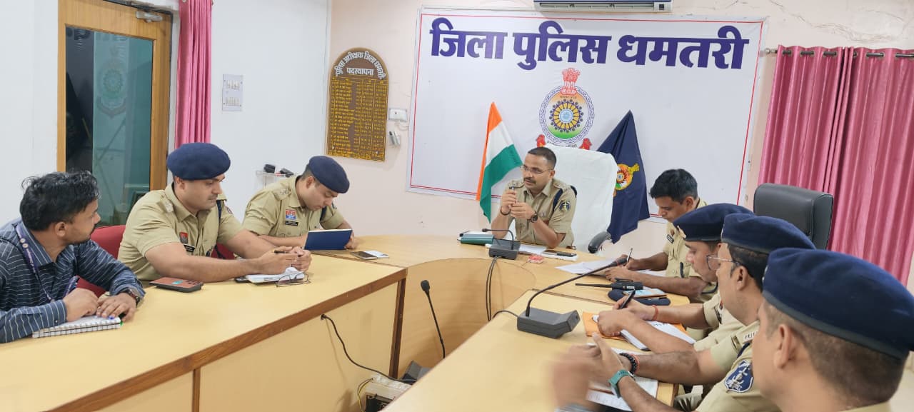 शीतला मंदिर चोरी पर पुलिस का बड़ा एक्शन, एसपी ने चाेर काे जल्द पकड़ने के दिए निर्देश