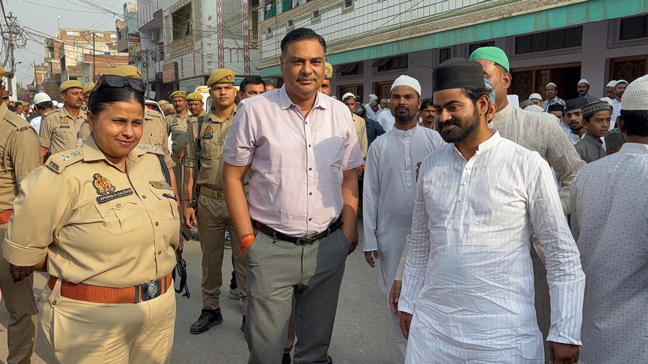 बकरीद को लेकर डीएम-एसपी ने लिया सुरक्षा व्यवस्था का जायजा