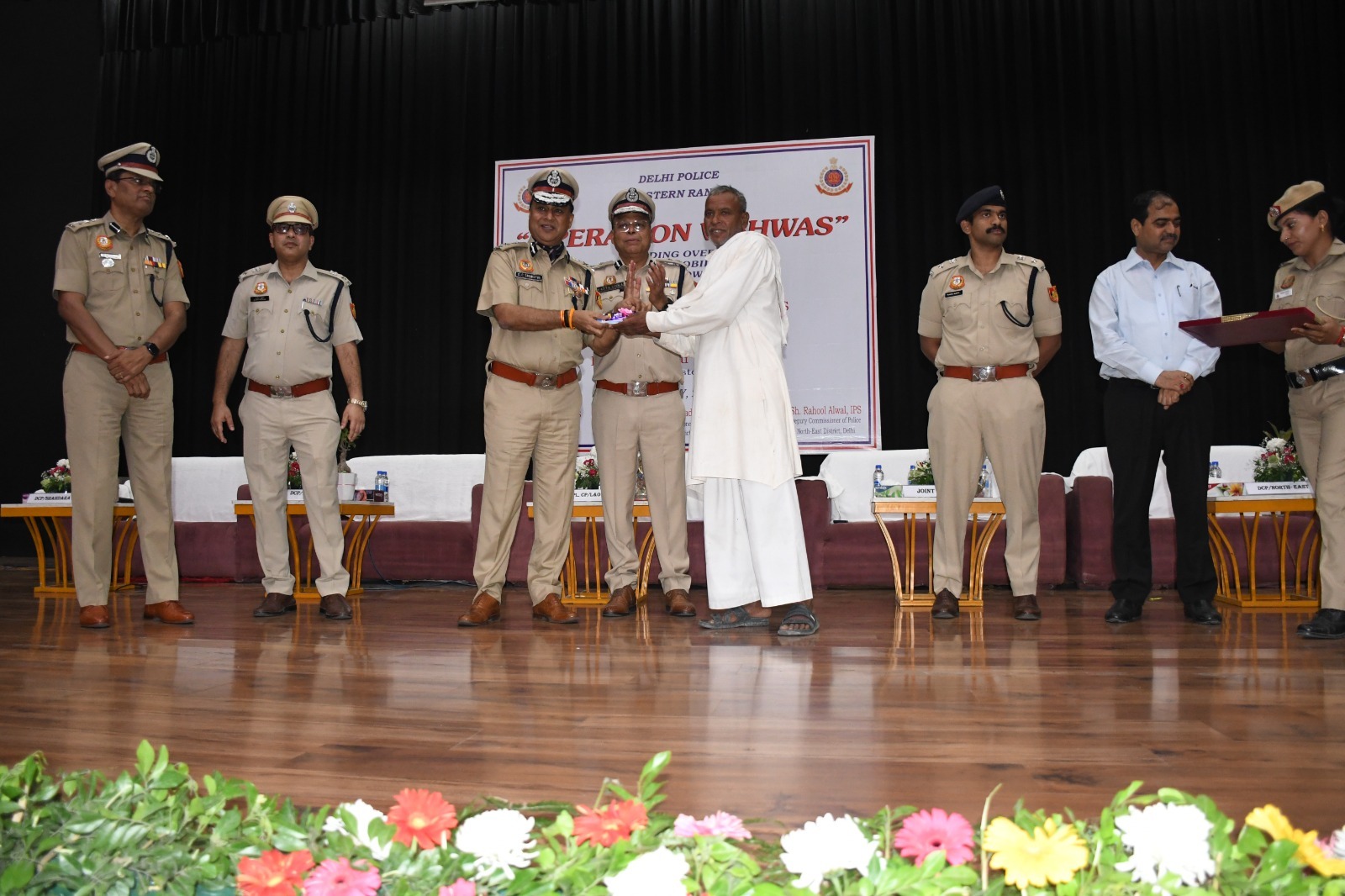 ऑपरेशन विश्वास: दिल्ली पुलिस ने लौटाए 532 खोए और चोरी हुए मोबाइल