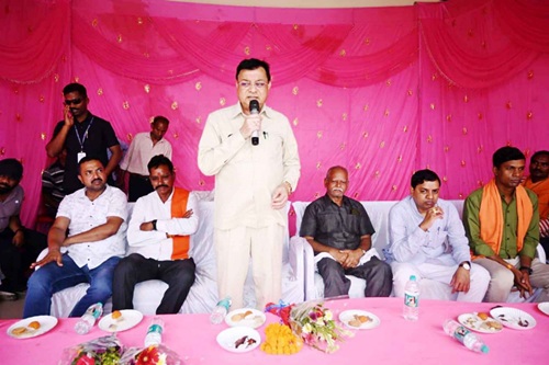 स्लम बाहुल्य वार्ड स्थित जोगियाडेरा पीपरापारा बस्ती में होगें 90 लाख रू. से सड़क डामरीकरण कार्य