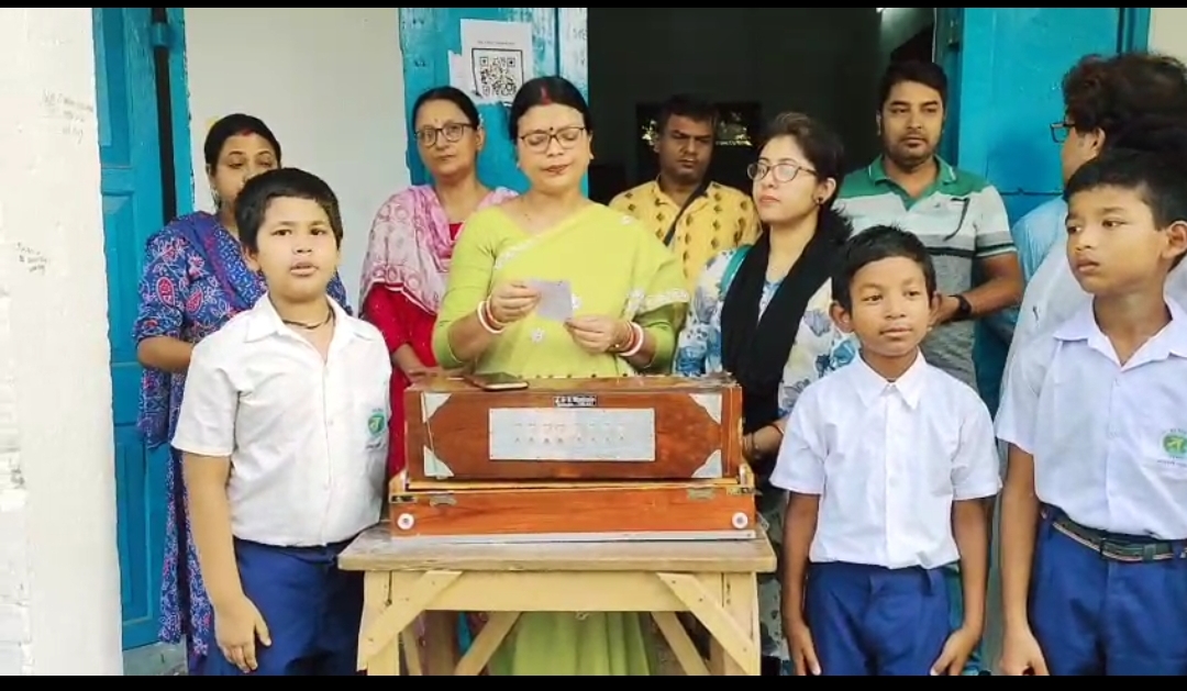 बंगाल के सरकारी स्कूलों में &lsquo;वंदे मातरम्&rsquo; की गूंज से हुई पठन-पाठन की शुरुआत