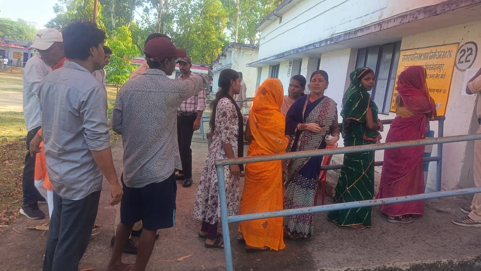 सूरजपुर : पंचायत उपचुनाव में 11 बजे तक 40.7% मतदान