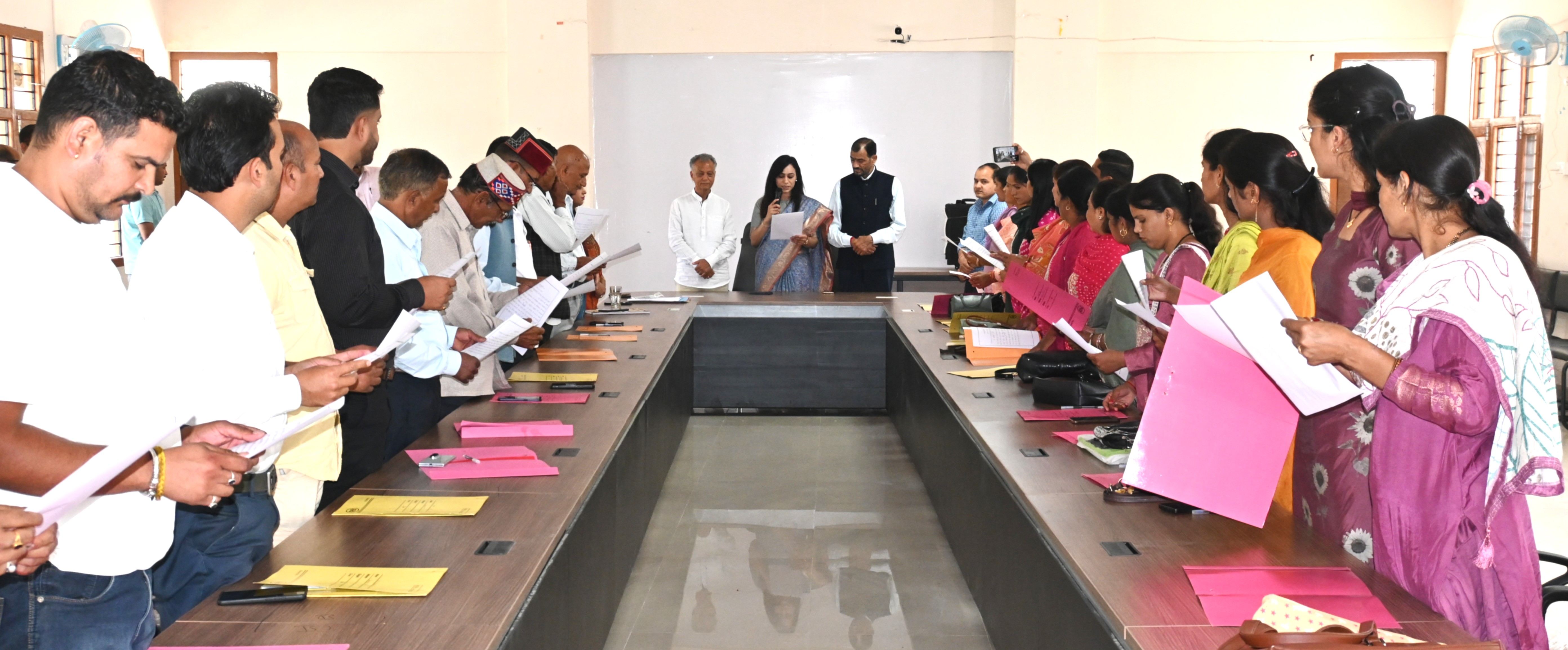 पंचायत समिति सदर के नवनिर्वाचित सदस्यों का शपथ ग्रहण समारोह संपन्न