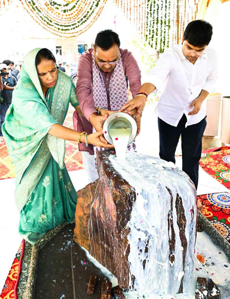 मुख्यमंत्री भजनलाल शर्मा ने संपन्न की गिरिराज धरण की सप्तकोसीय परिक्रमा