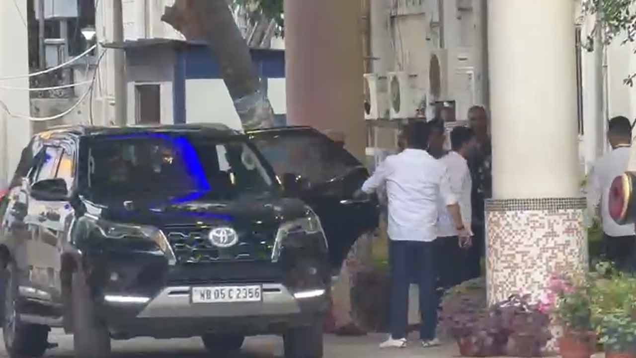 साढ़े पांच घंटे की पूछताछ के बाद देर रात सीआईडी मुख्यालय से निकले अभिषेक बनर्जी, 14 जून को फिर तलब