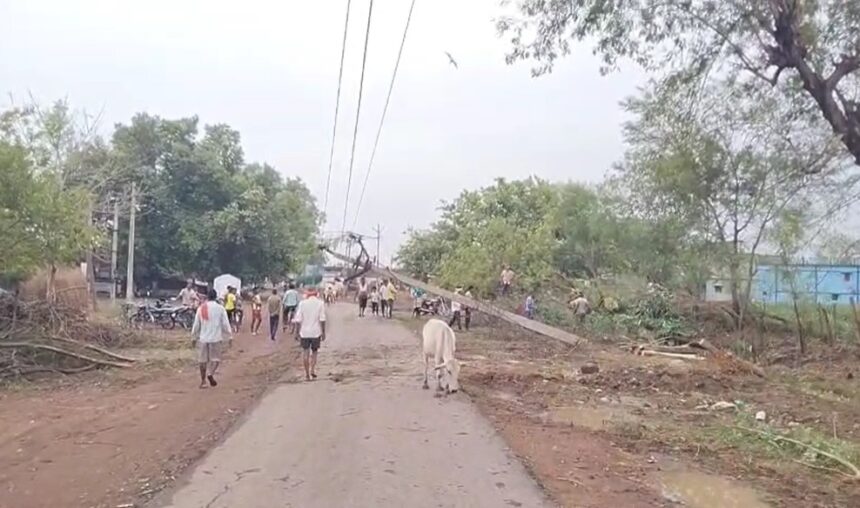 छत्तीसगढ़ में आंधी-तूफान और मूसलाधार बारिश से जनजीवन प्रभावित, बिजली गिरने से उप सरपंच समेत 3 की मौत