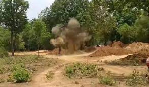 Chhattisgarh: 2 suspected Maoist couriers held with explosives in Bijapur