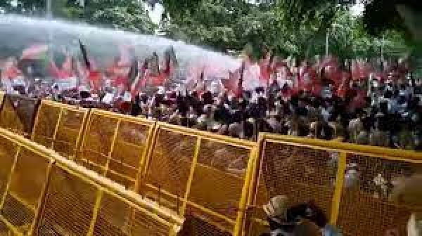 Water cannon used as BJP workers protest against Punjab govt; some leaders briefly detained