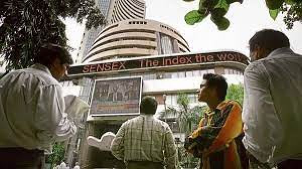 Markets continue to remain weak tracking bearish global trends