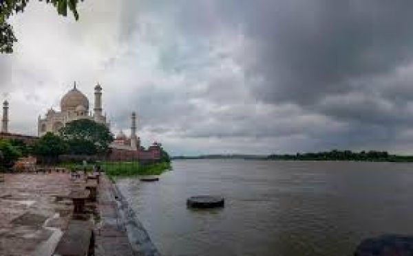 Yamuna water level crosses warning mark in Delhi, likely to rise further