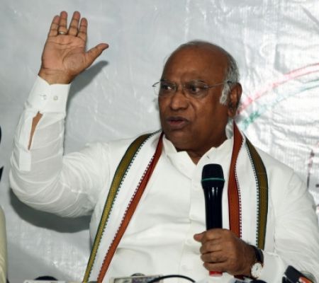TN Cong to give rousing reception to Kharge in Chennai