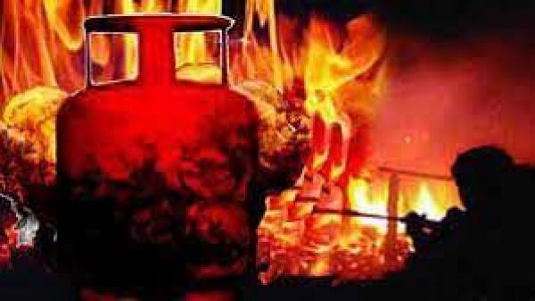 Cylinder blast in Bihar's Aurangabad, more than 25 injured including seven policemen