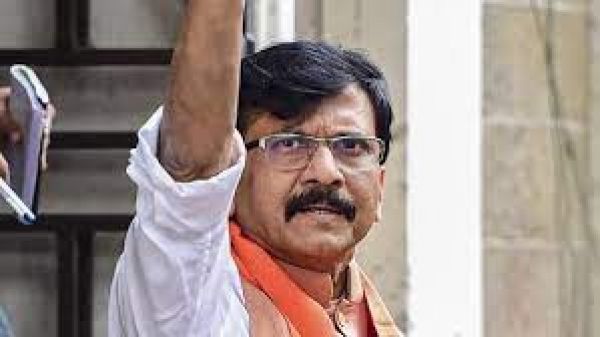 जेल से रिहा होने के बाद संजय राऊत ने शिंदे-फडणवीस सरकार के कुछ निर्णयों का किया स्वागत