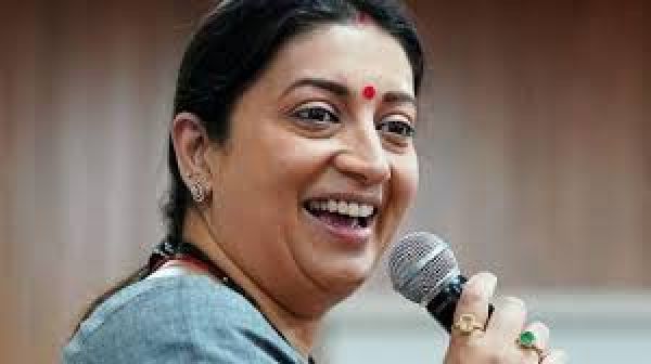 छत्तीसगढ़ में जनता की तिजोरी लूटकर कांग्रेस का खजाना भरा जा रहा है: स्मृति ईरानी