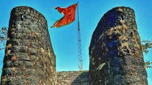 पर्यटन मंत्री लोढ़ा ने प्रतापगढ़ किले में शिव स्मारक स्थापित करने के लिए सातारा डीएम से मांगा प्रस्ताव