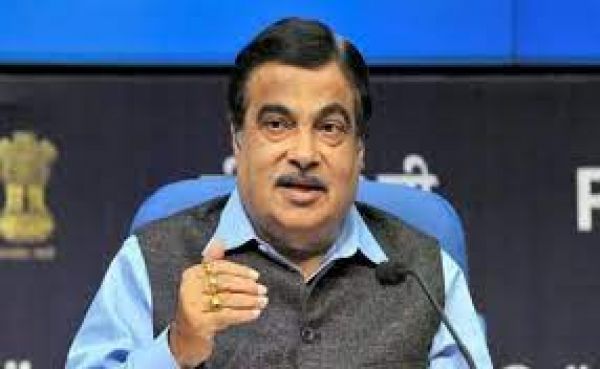केंद्रीय मंत्री नितिन गडकरी की अब तबियत ठीक, सांसद राजू बिष्ट के घर पहुंचे गडकरी
