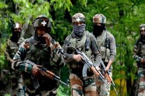 अपनों की गोली से लश्कर आतंकवादी का सीना छलनी