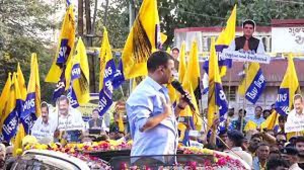 अमरेली में केजरीवाल ने रोड शो में कहा- महंगाई से दिलाऊंगा निजात