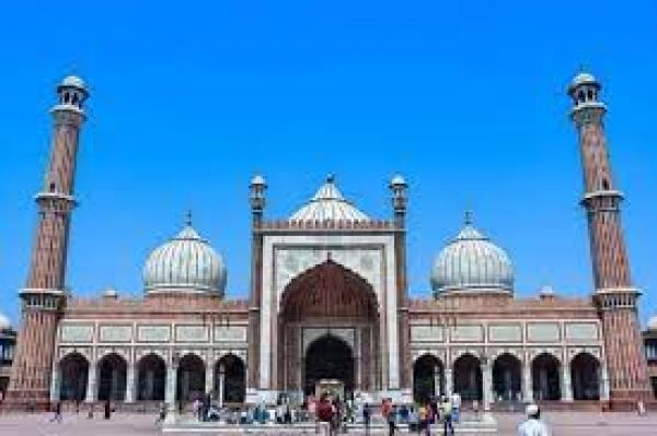 जामा मस्जिद में प्रेमी और दोस्तों के साथ युवतियों के आने पर रोक, पिता- पति के साथ नहीं: बुखारी