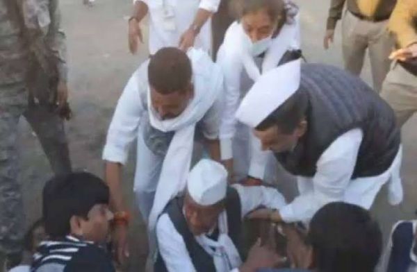 खरगोन: मोरटक्का से शुरू हुई राहुल की यात्रा, धक्का-मुक्की में गिरे दिग्विजय सिंह