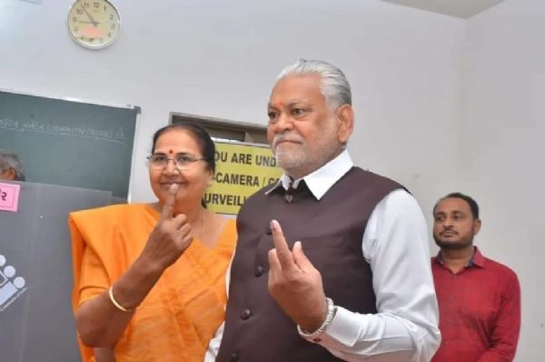 गुजरात चुनाव: 11 बजे तक 19 फीसदी मतदान