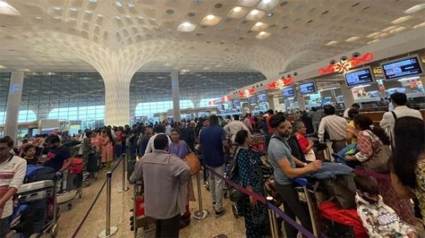 मुंबई एयरपोर्ट पर 50 मिनट तक सर्वर रहा डाउन, यात्री परेशान