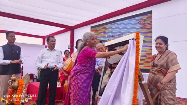 काशी को सौगात, निर्मला सीतारमण ने शंकर नेत्रालय का किया भूमि पूजन