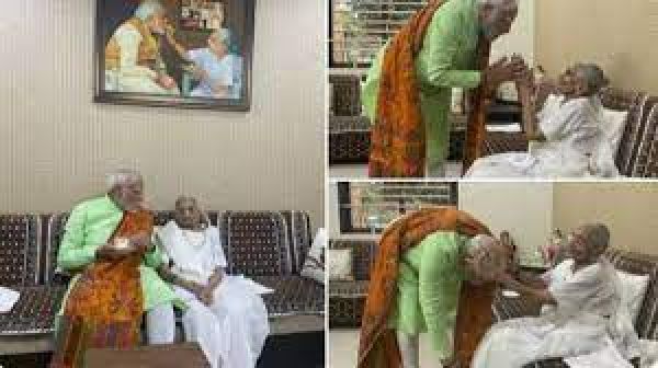 प्रधानमंत्री की शतायु माता हीराबा ने गांधीनगर में किया मतदान