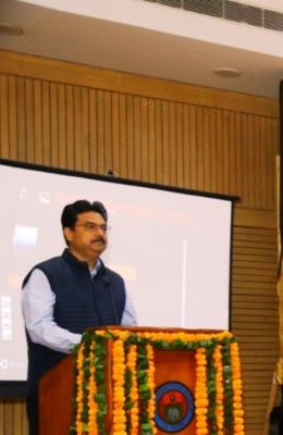 बदलते दौर में पुस्तकालयों को भी है बदलाव की जरूरत : प्रो. योगेश सिंह